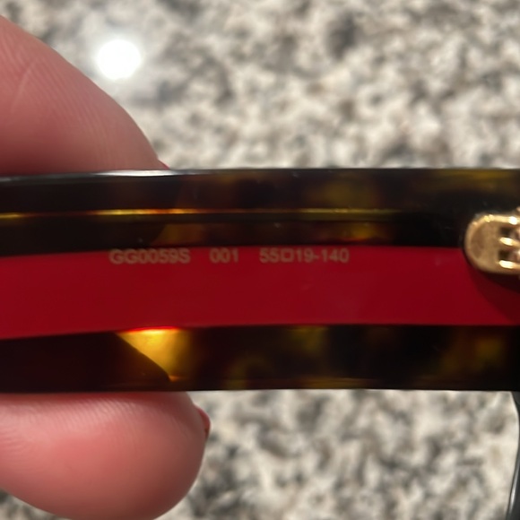 Gucci sunglasses. - Picture 3 of 5